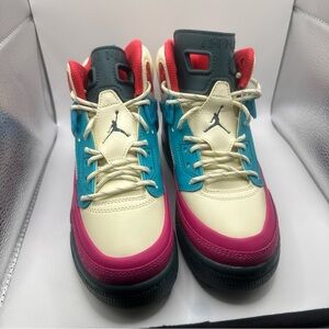 Jordan‎ Winterized Spizike
Grade School Coconut
Milk Pink